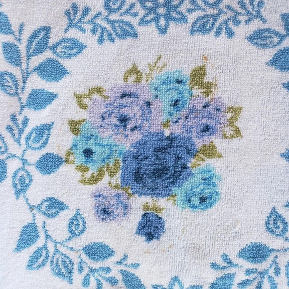 Vintage Sears Cotron Bath + Hand Towel Blue Flowers reversed Sculpted MCM Fringe - Picture 5 of 8